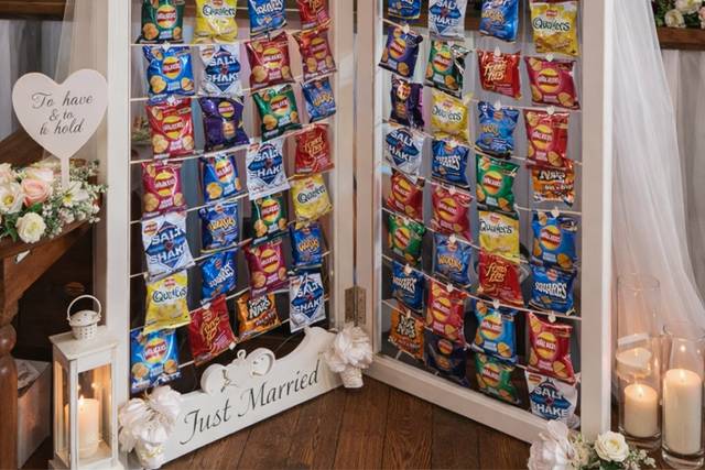 Decorated crisp wall to hire