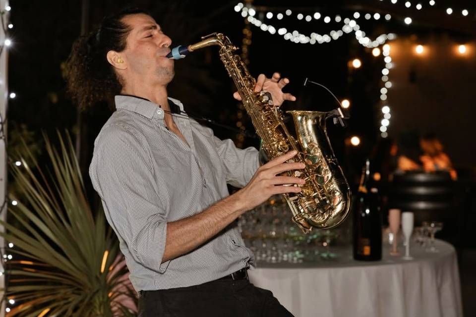 DJ+Sax