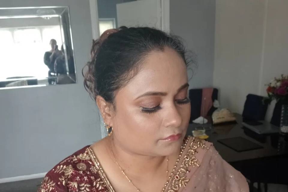 Sister of the bride makeup