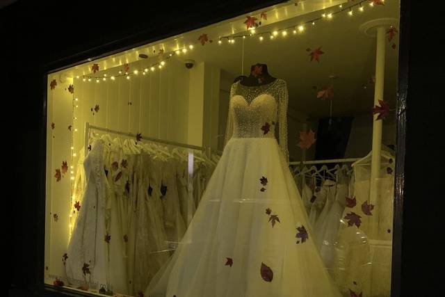 Ruby bridal outlet