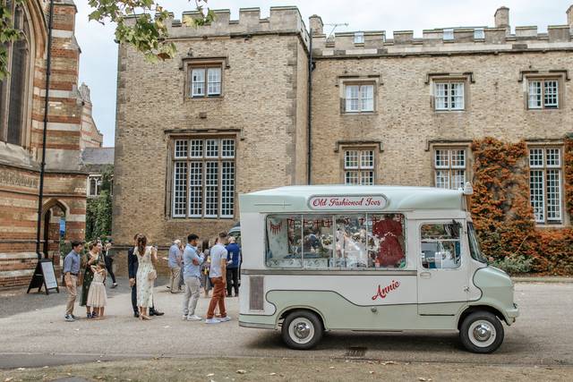 Vendors on the Porridge