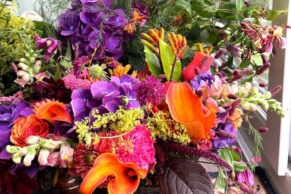 Colourful bridesmaids bouquets