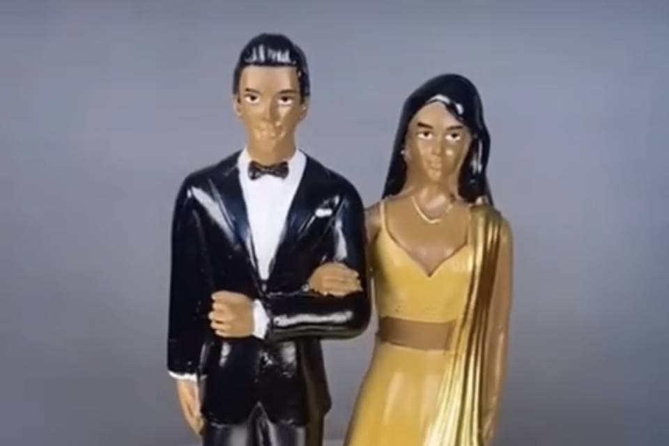 Gold cake topper