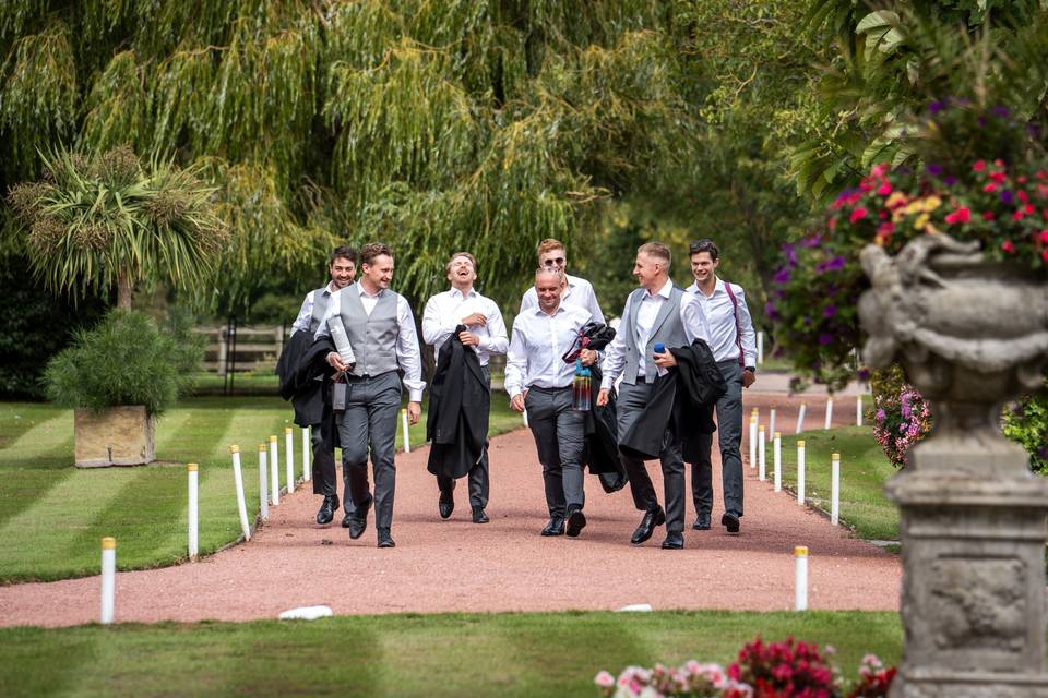 Groomsmen Arrival