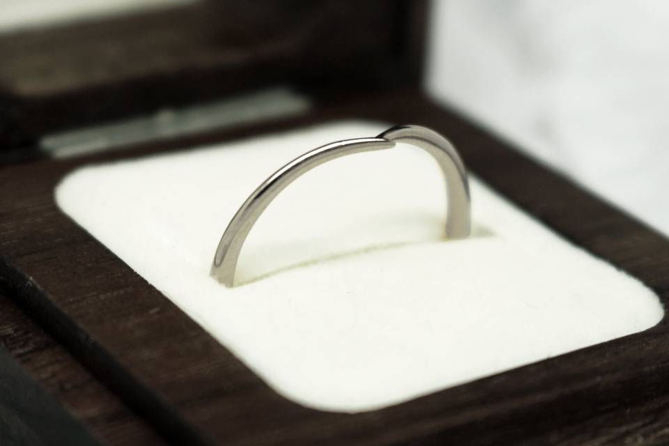 Platinum wishbone wedding band