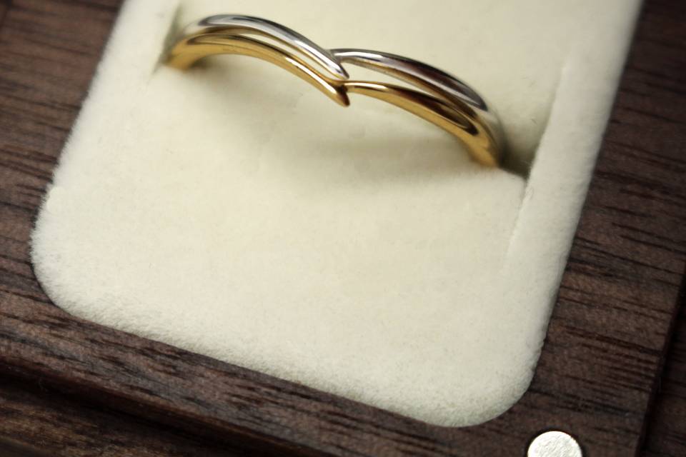 Dual colour wedding ring