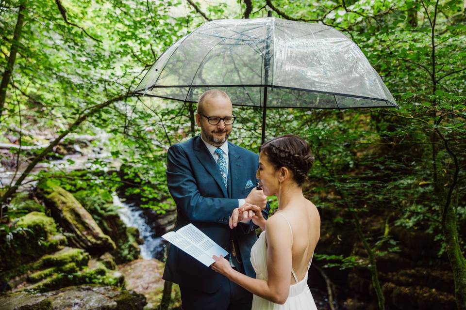 Outdoor wedding ceremony, Credit: @Adventure_Love_Photography