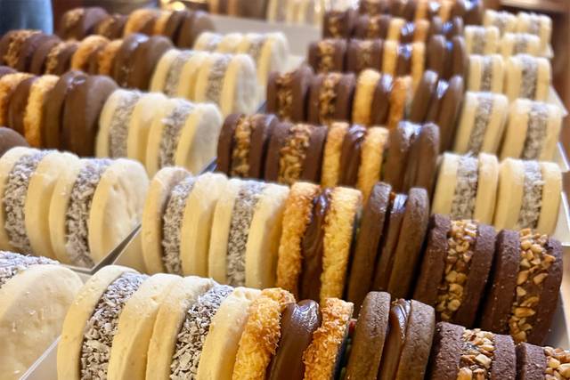 Dulce de leche Alfajores