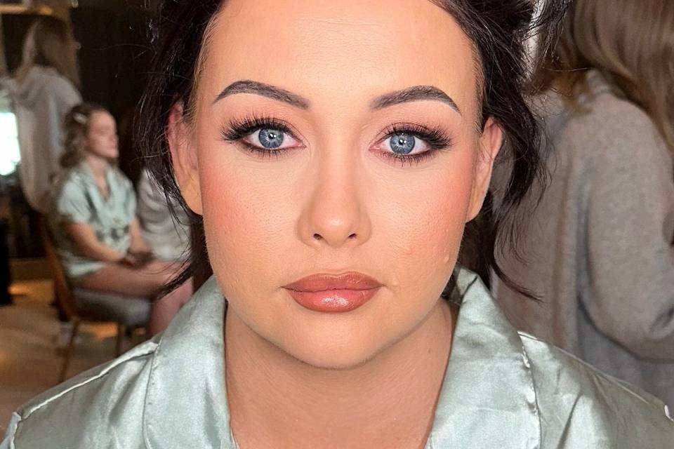 Smokey eye bridesmaid makeup