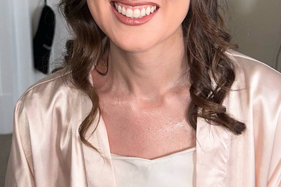 Soft bridesmaid makeup