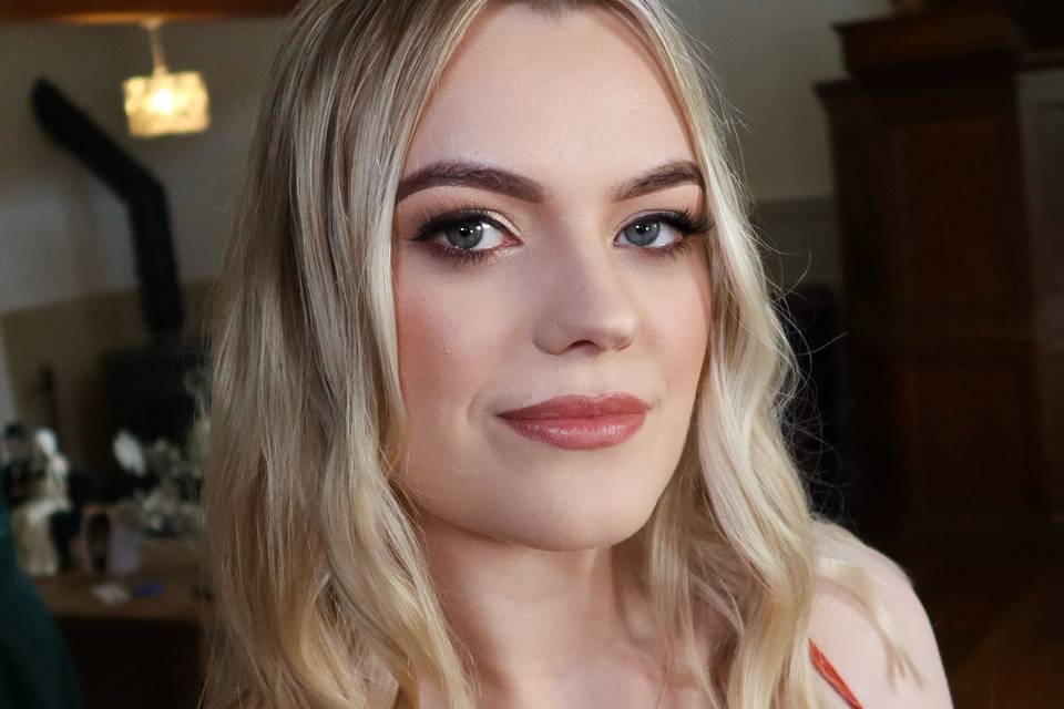 Autumn bridesmaid makeup