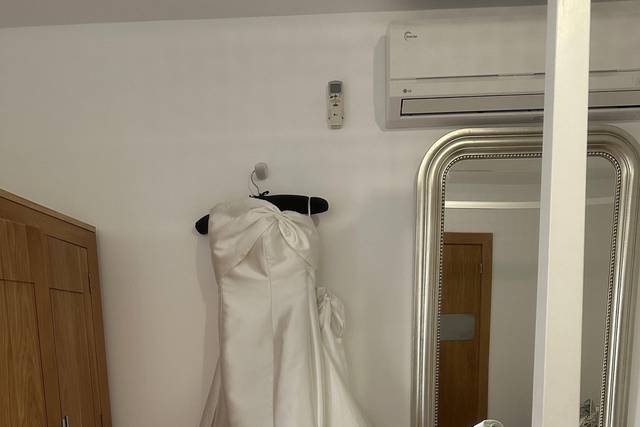 Bridal Assistant BTS