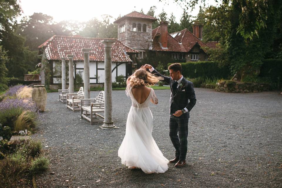 Italian Terrace Couple dance