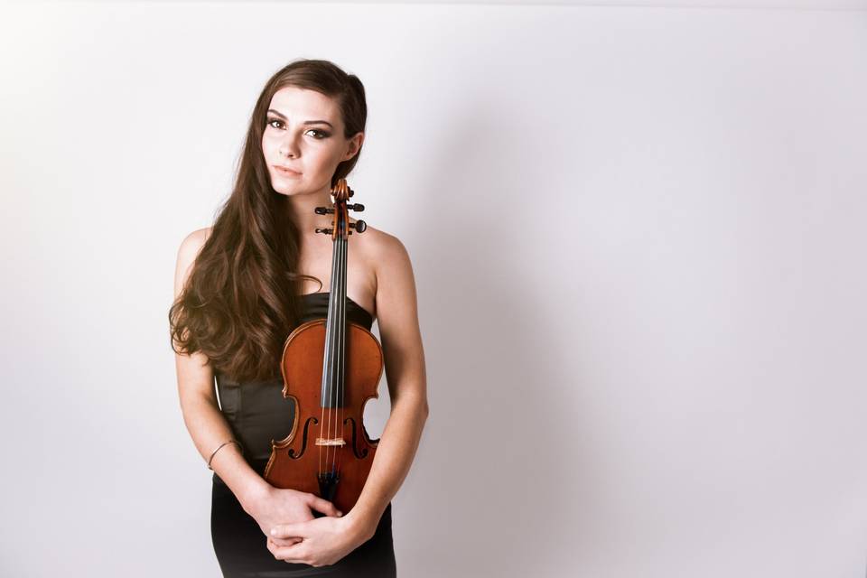 Emma Fry Violinist