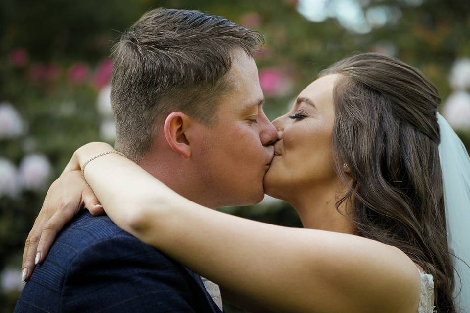 Rachel & James at Linden Hall