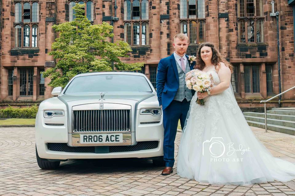 Couple photos with Wedding car