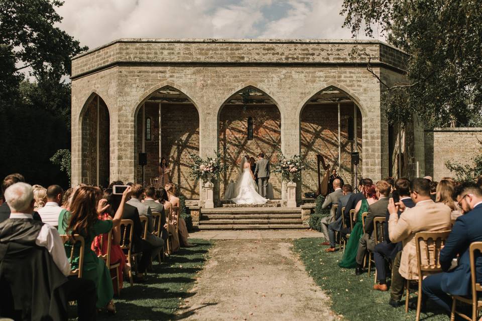 Al fresco wedding