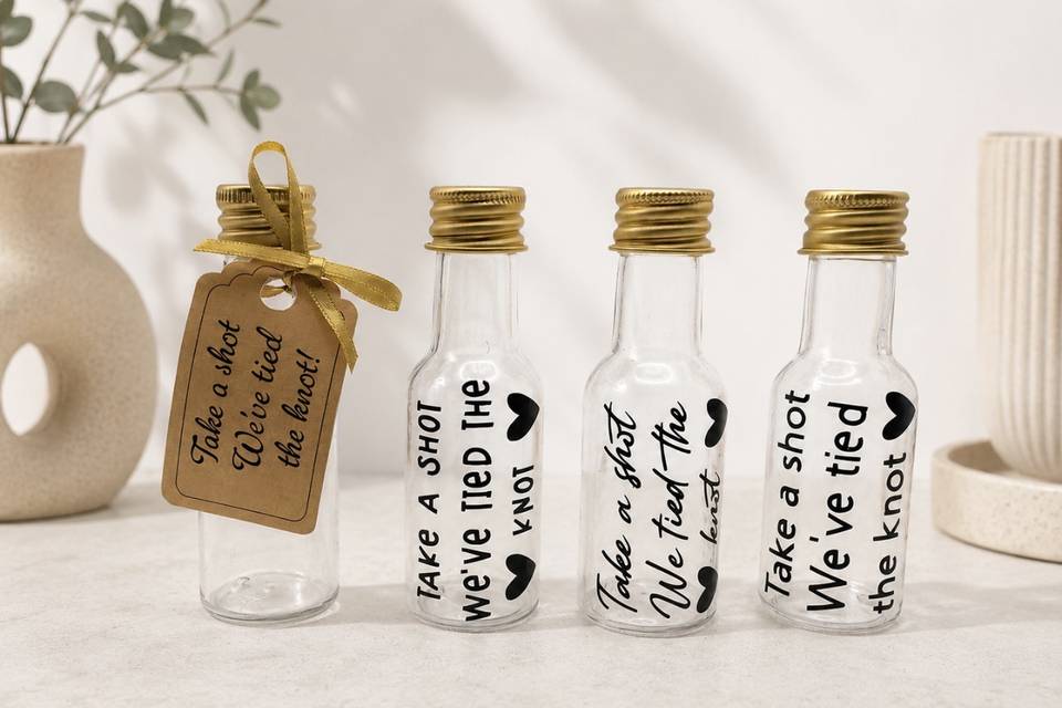 Shot bottle favours