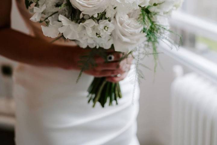 White bridal bouquet