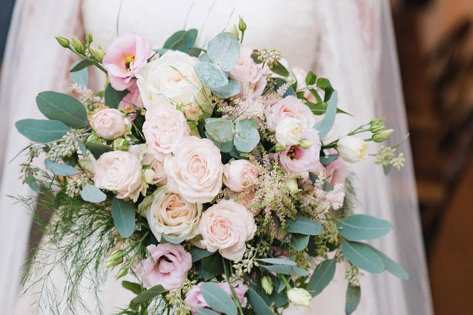 Flowers by Eve wedding bouquet