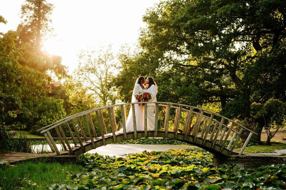 ROMANTIC BRIDGE