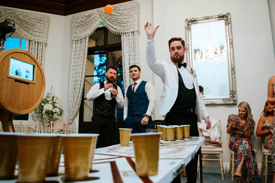 BEER PONG