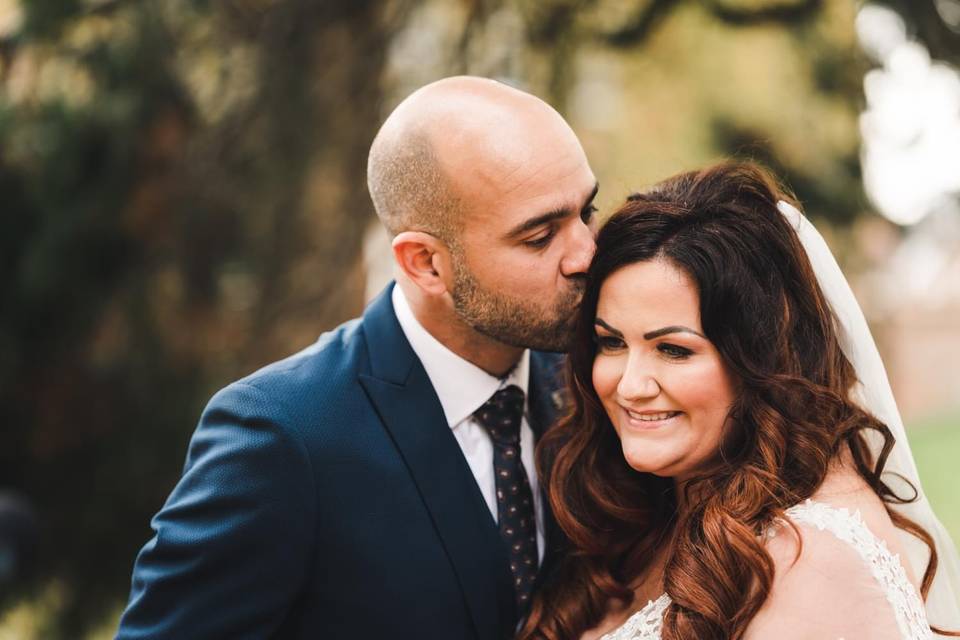 Soft glam bride