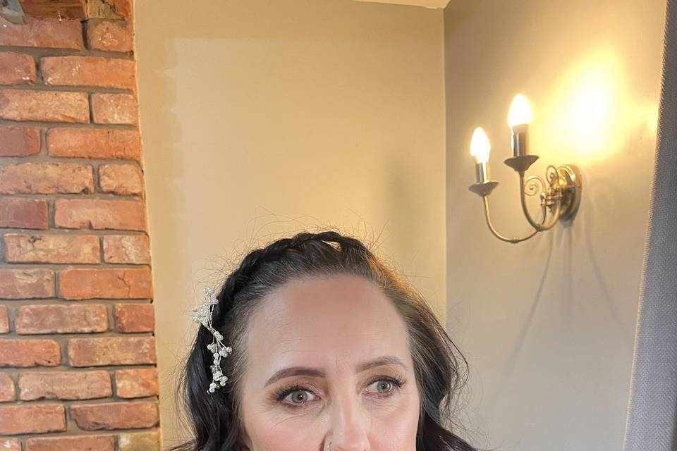 Nude toned maid