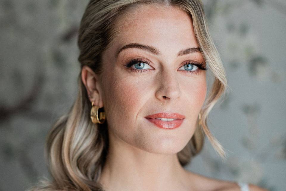 Effortless bridal makeup