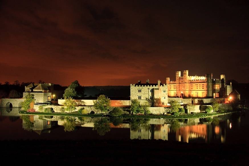 Leeds Castle at night