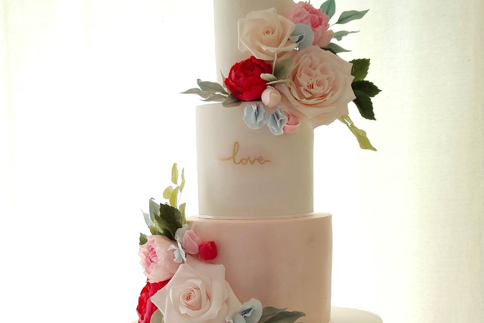 Sugar floral cake