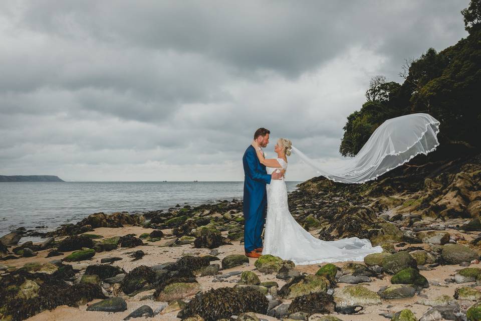 Beach wind wedding