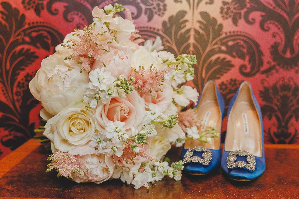 Flowers n Manolo