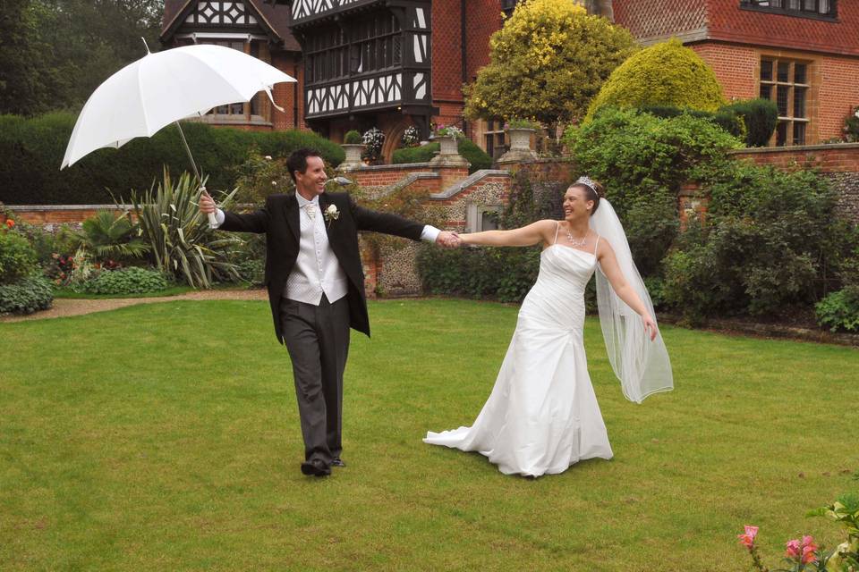 Rainy Grim's Dyke Hotel weddin