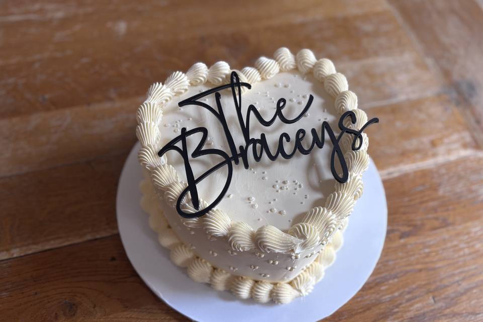 8 inch heart cake