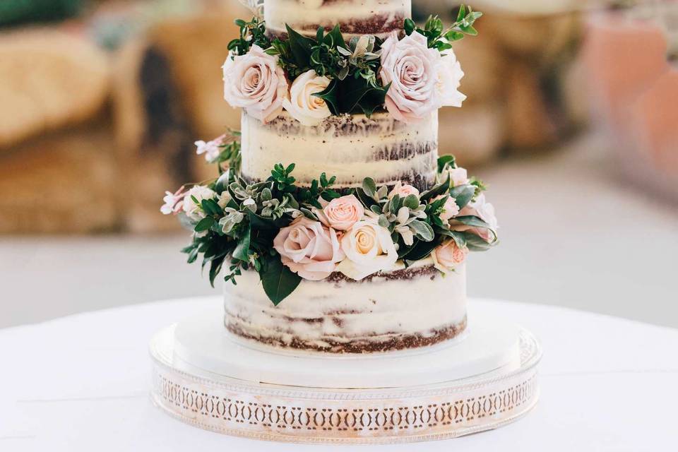 Semi naked cake with flowers