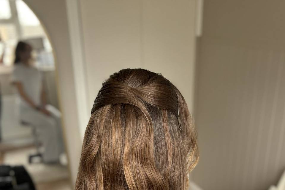 Soft waves half up