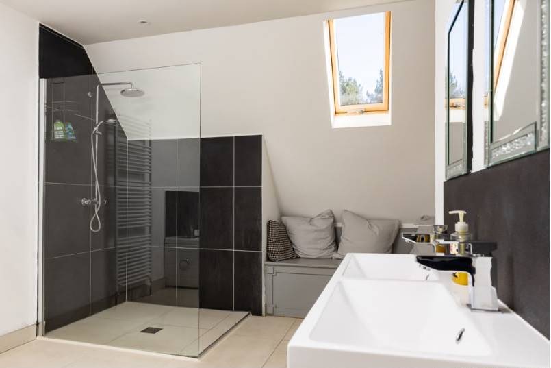 Double Sink & Shower Master