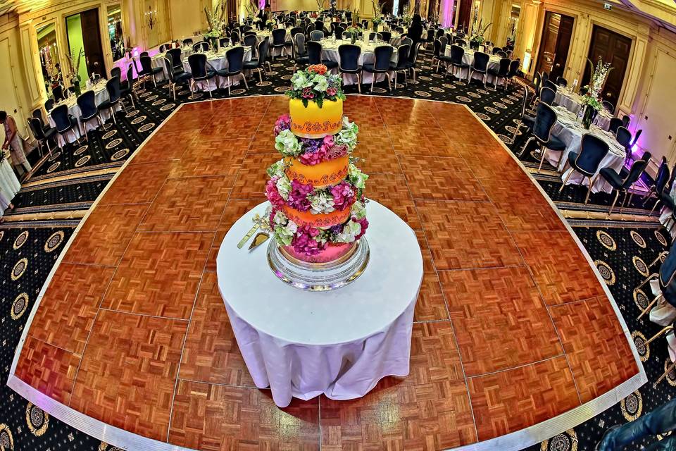 CAKE TABLE