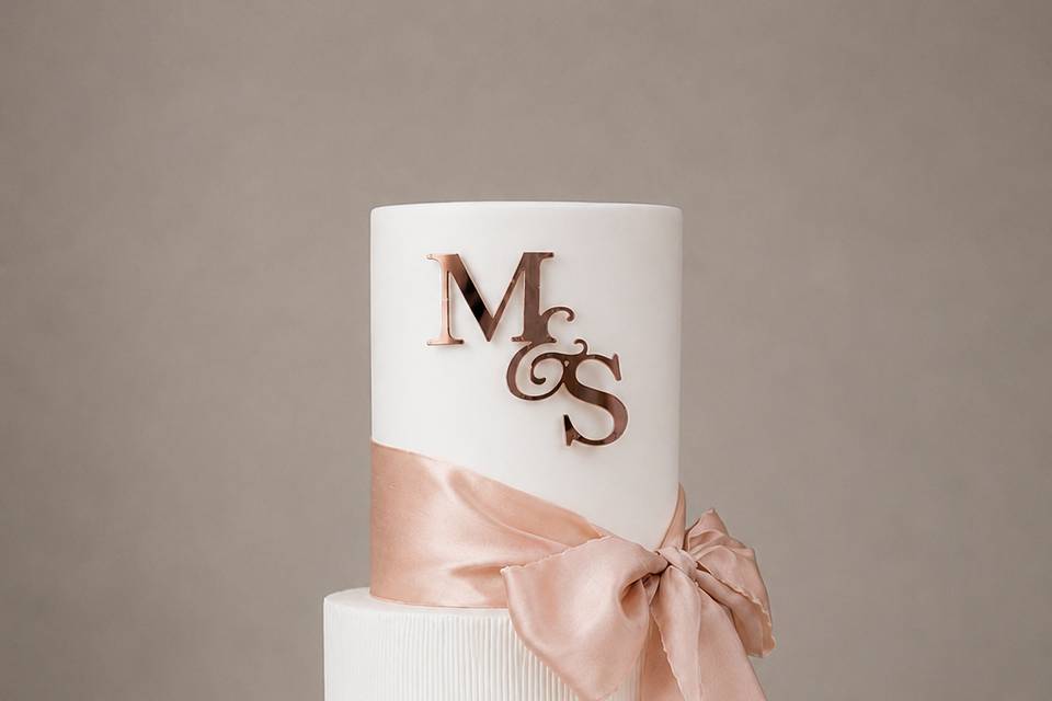 Silk bow