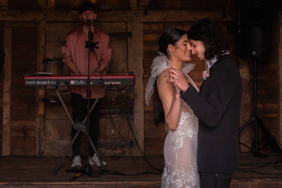 Newlyweds dancing