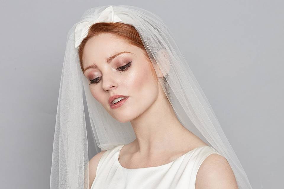 Veil with silk bow