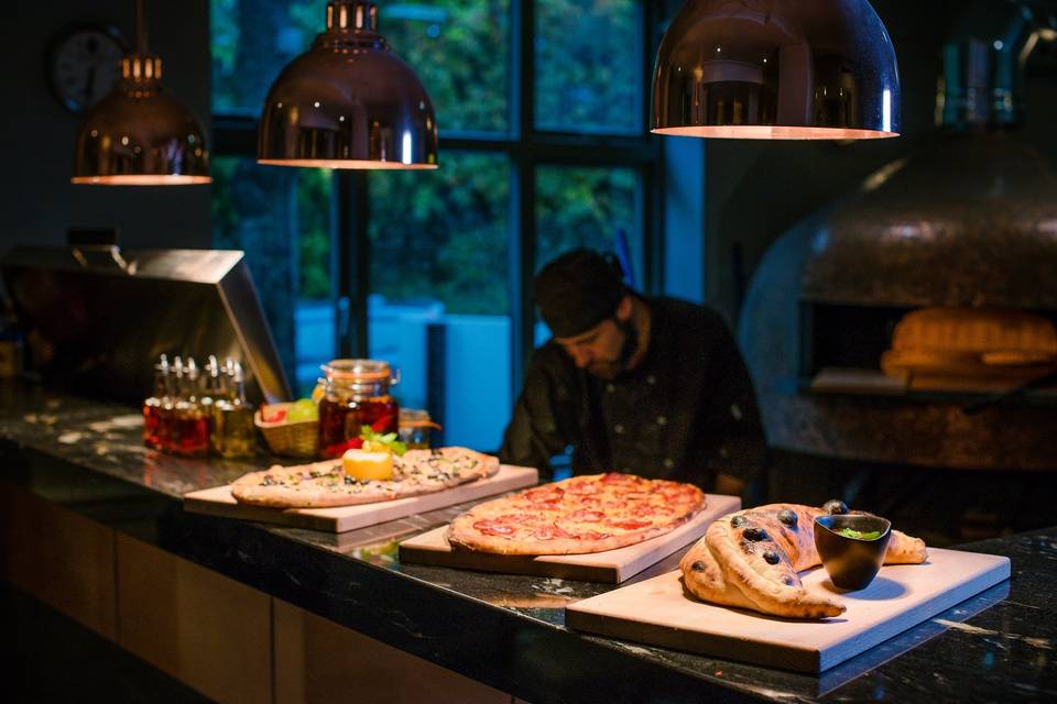 Restuarant Woodfired Pizzas