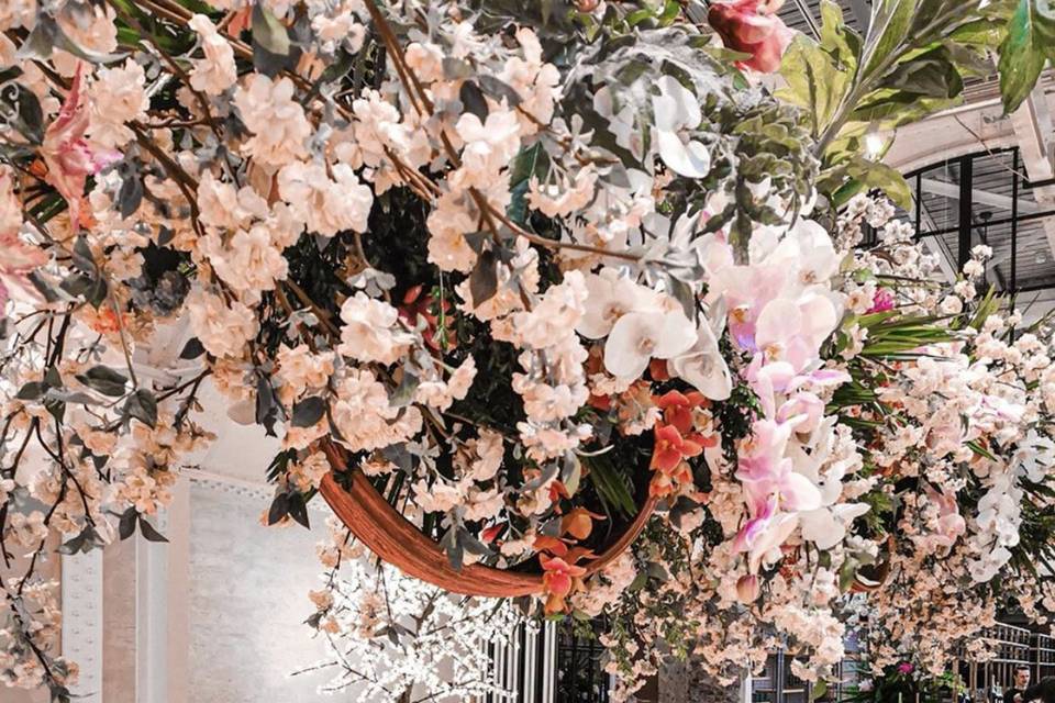 Extravagant floral design