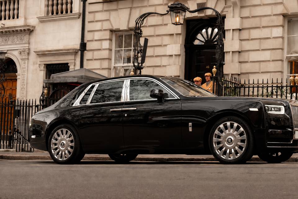 Crown Chauffeurs London Group Limited