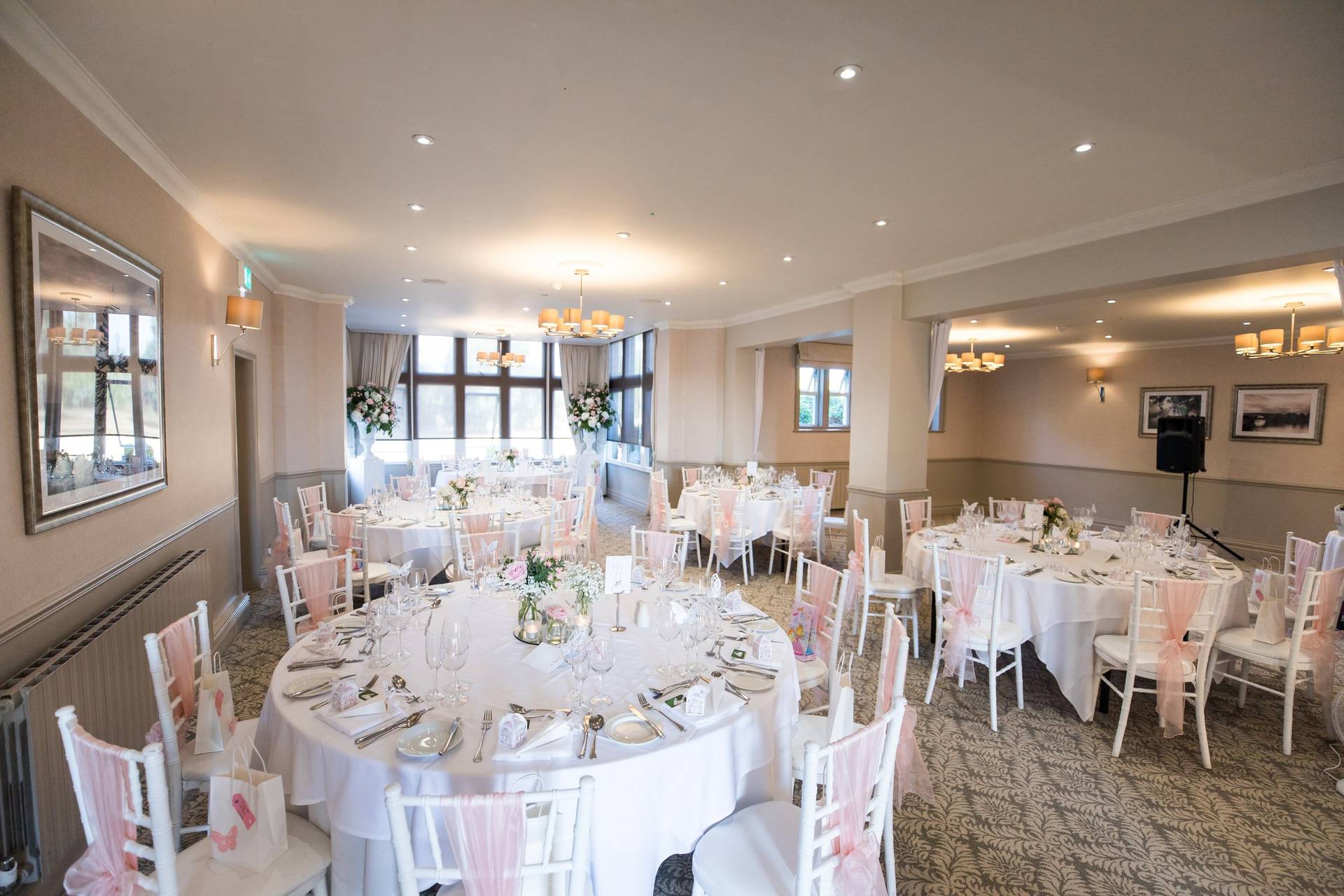 Hartsfield Manor Wedding Venue Betchworth, Surrey | hitched.co.uk