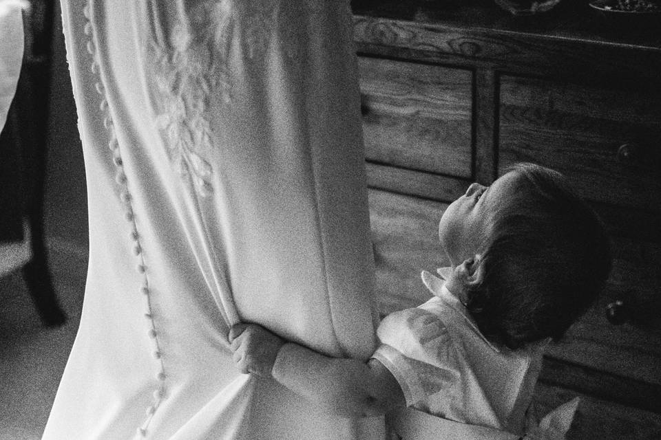 Flower girl with bride