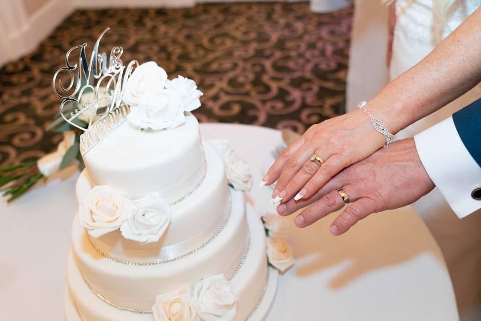 Cut the cake