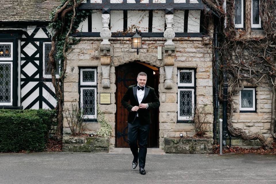 Winter-theme wedding celebrant