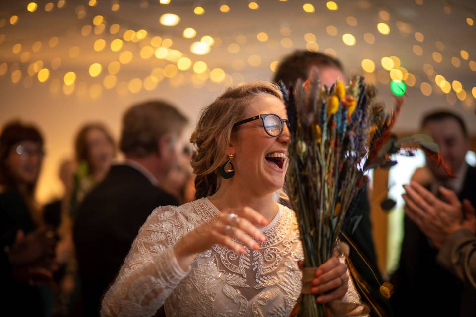 Lifting of the groom